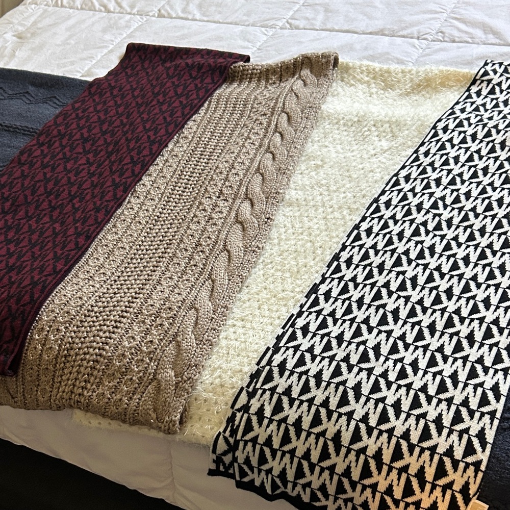 Michael Kors Black and White Knit Scarf